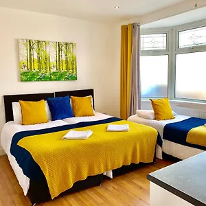 London Apartments, Private Bathrooms And Parking Apartment